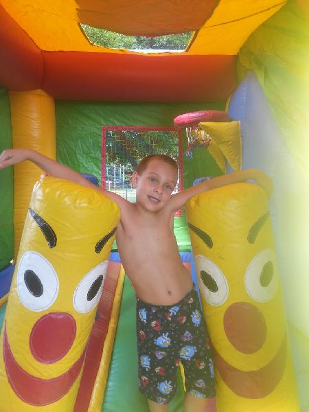 Smiley Guys Bouncy Castle and Slide Combo. WEEKDAY SPECIALS  in Minnesota MN