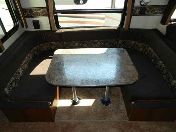 camper for rent by owner sleeps 11 – Fully loaded with outdoor kitchen and all in Minnesota MN
