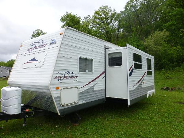 camper for rent by owner in River Falls – sleeps 8-10 in Wisconsin WI