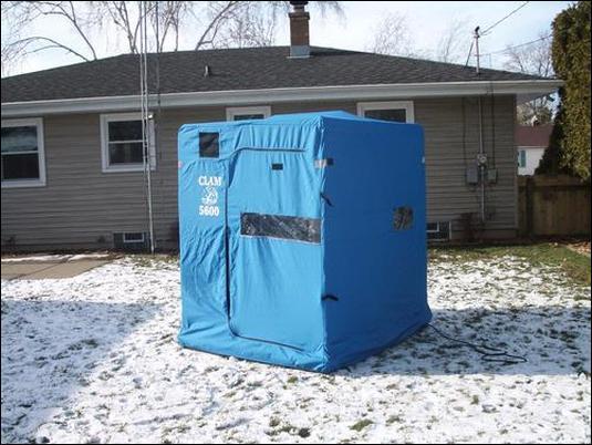 Clam 5600 Ice house 5′ X 6′  in Minnesota MN